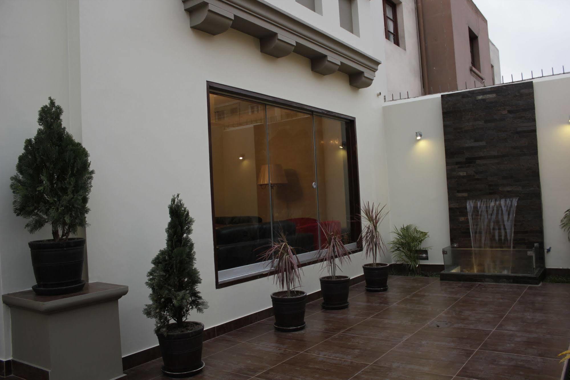 Bed & Breakfast - La Casa De Ceci Lima Exterior photo